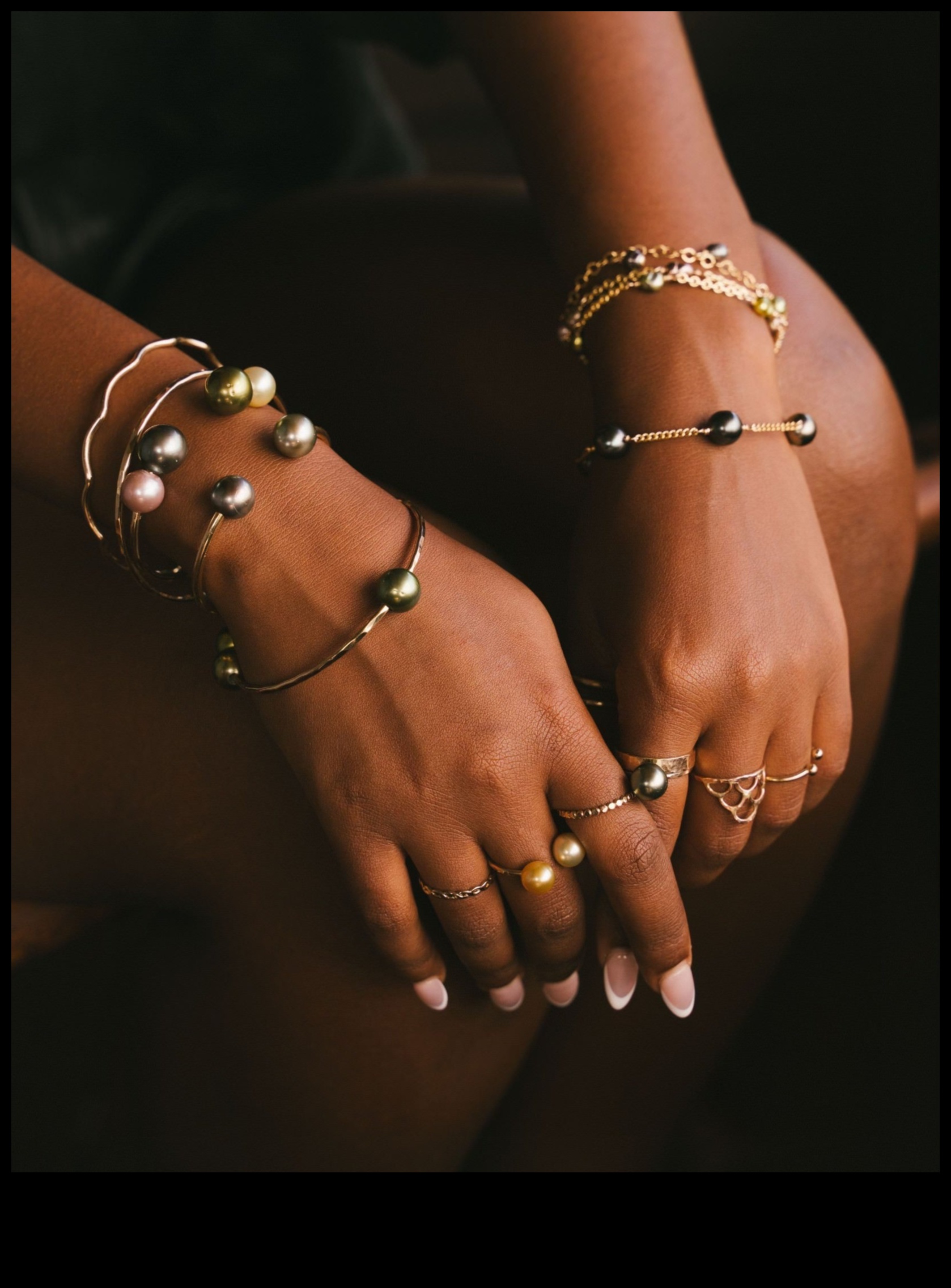 Chic Radiance: חשיפת היופי הנצחי של תכשיטי זהב