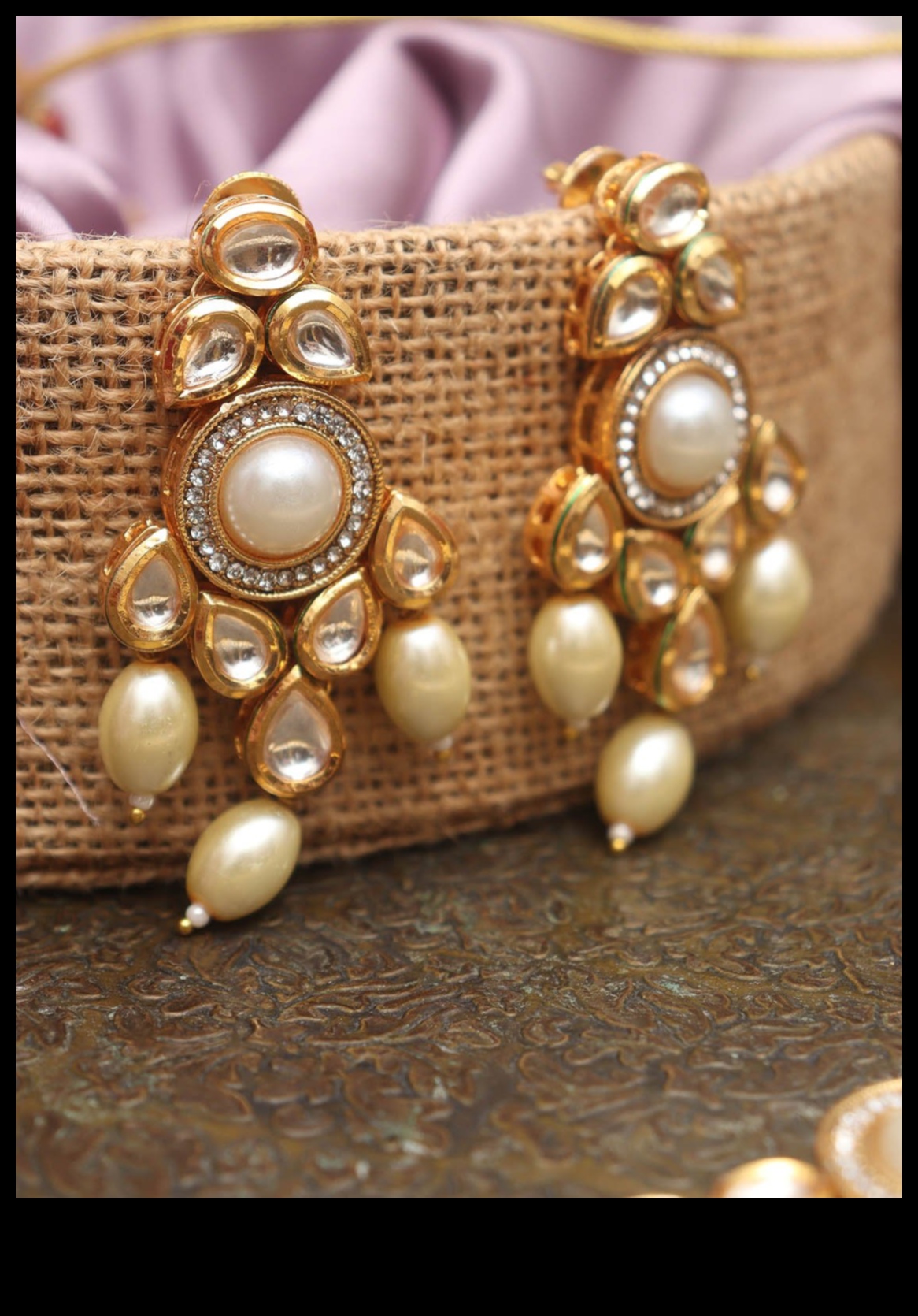 גלאם מוזהב: לזרוח יותר עם הצ'וקרים המוזהבים היוקרתיים שלנו