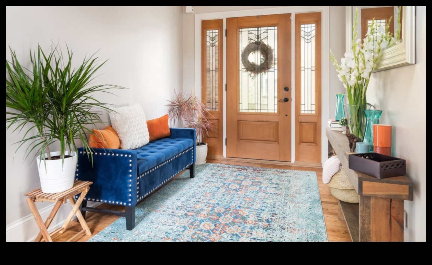 איך אני יוצר כניסה מסבירת פנים בעיצוב הפנים שלי?