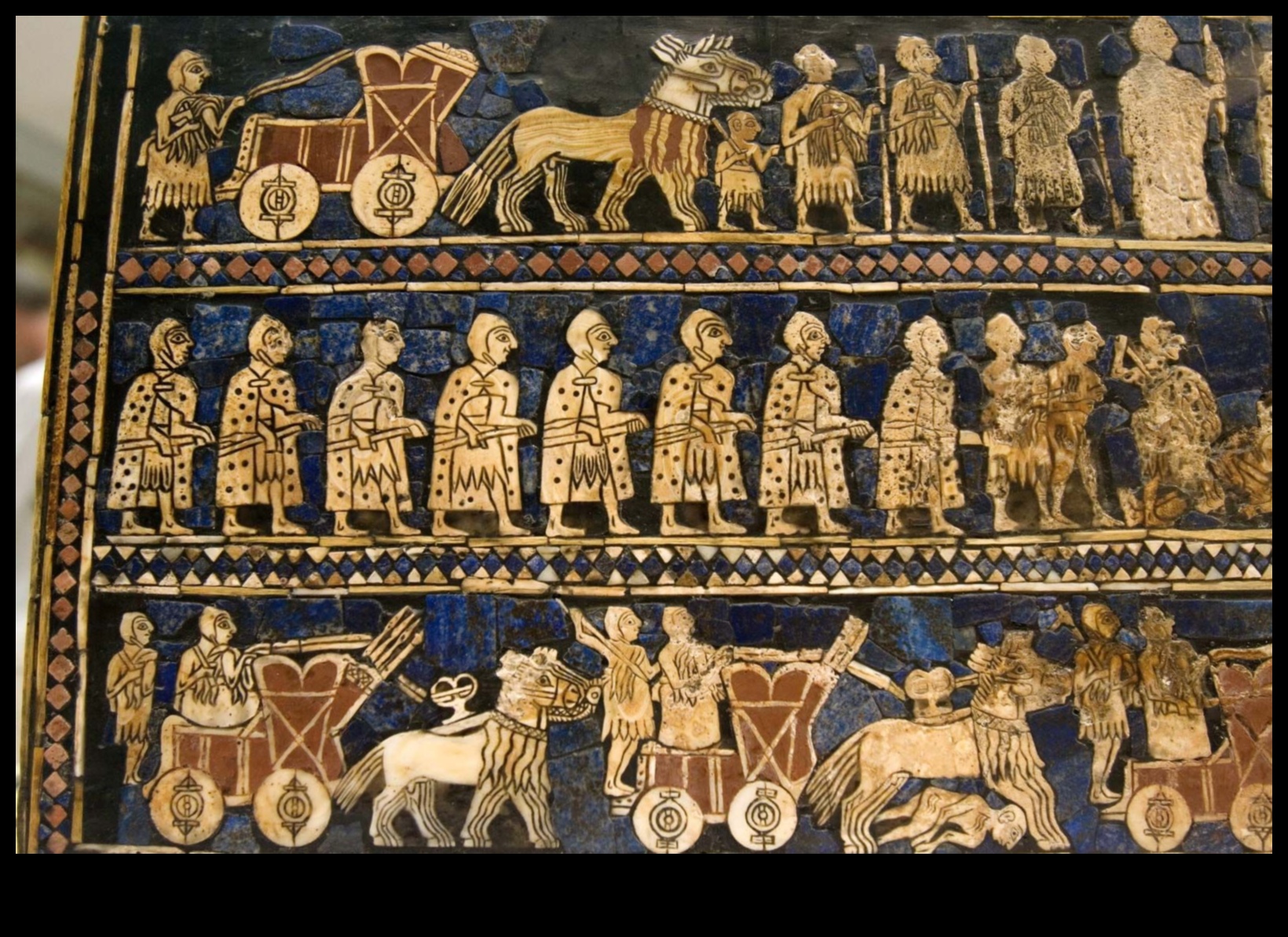 סימטריה שומרית: איזון אמנותי בעיצוב מסופוטמי