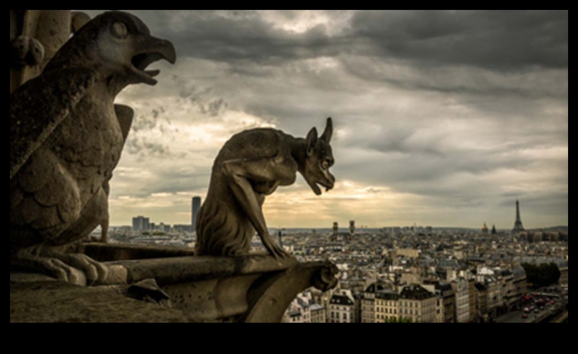 גרוטסקות גותיות: דמויות פנטסטיות בפיסול אדריכלי