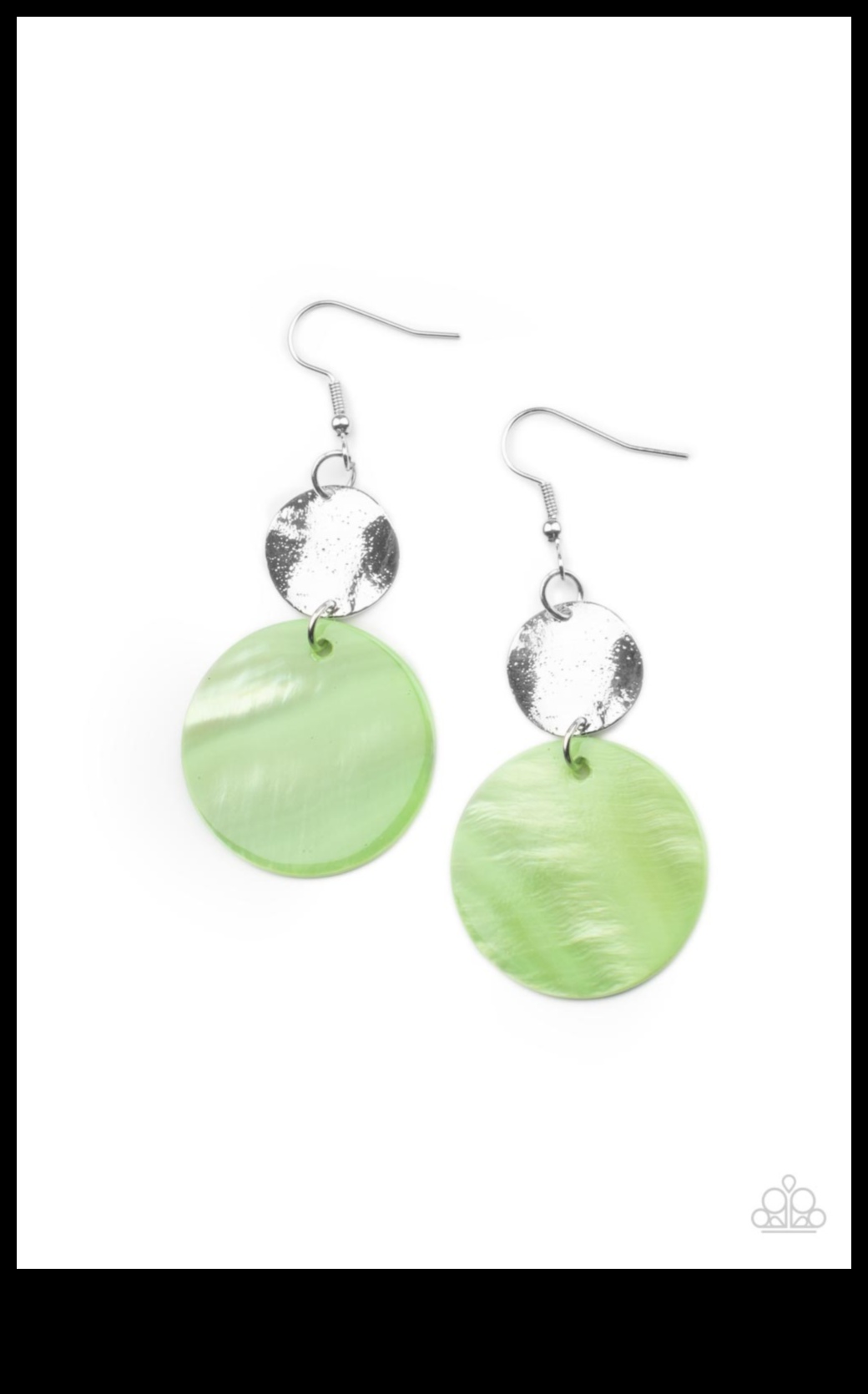 אואזיס מפואר: צלול לתוך יוקרה עם יצירות העגילים שלנו בהשראת אואזיס